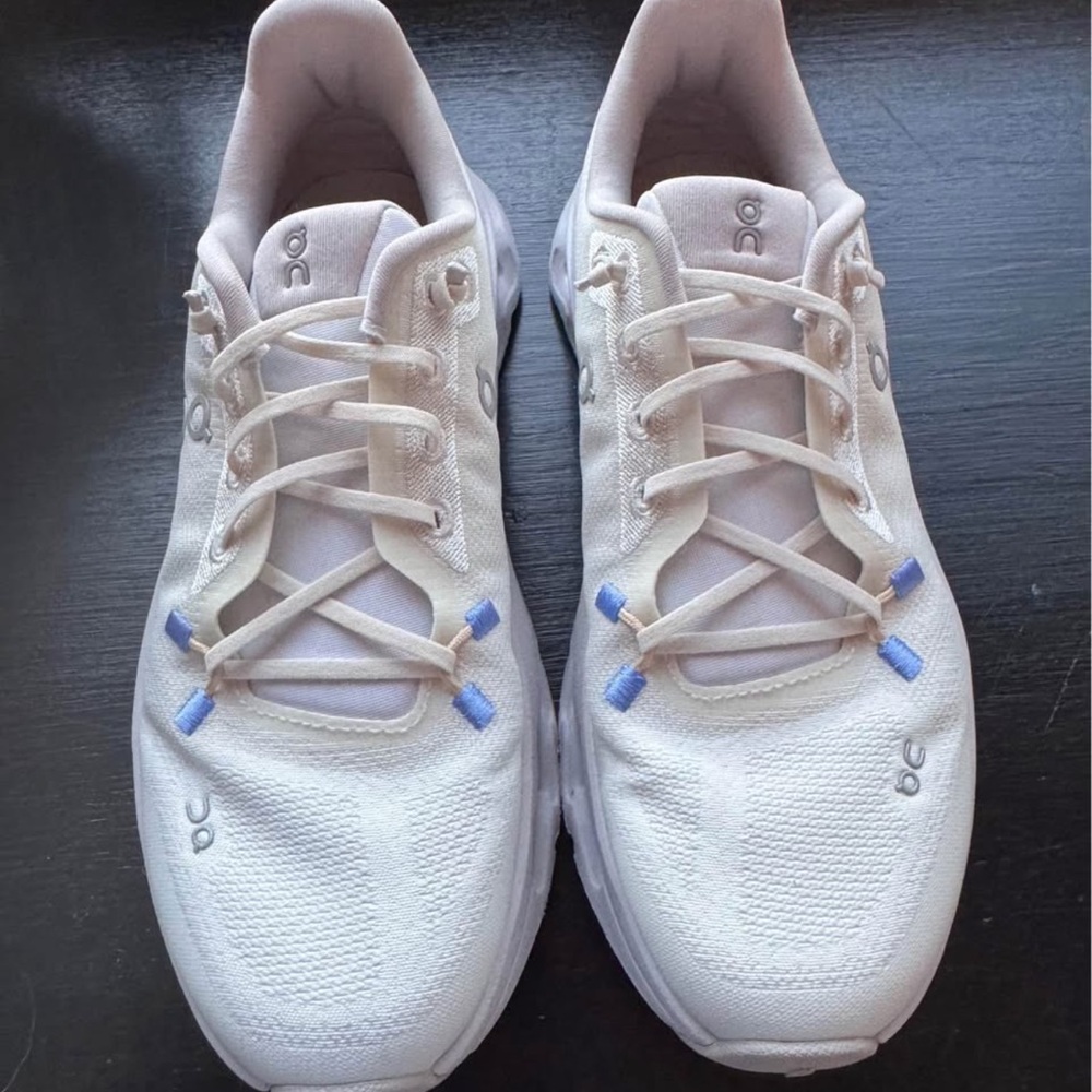 ON Women's Sneakers